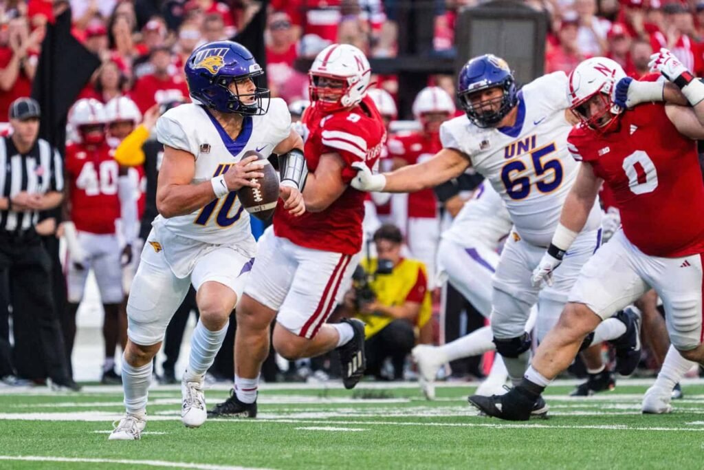 Northern Iowa adds Valparaiso, Lindenwood to future football schedules Northern Iowa Panthers